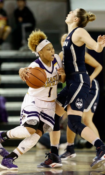 No. 1 UConn women rout ECU 91-44 for 34th straight road win (Jan 24, 2017)